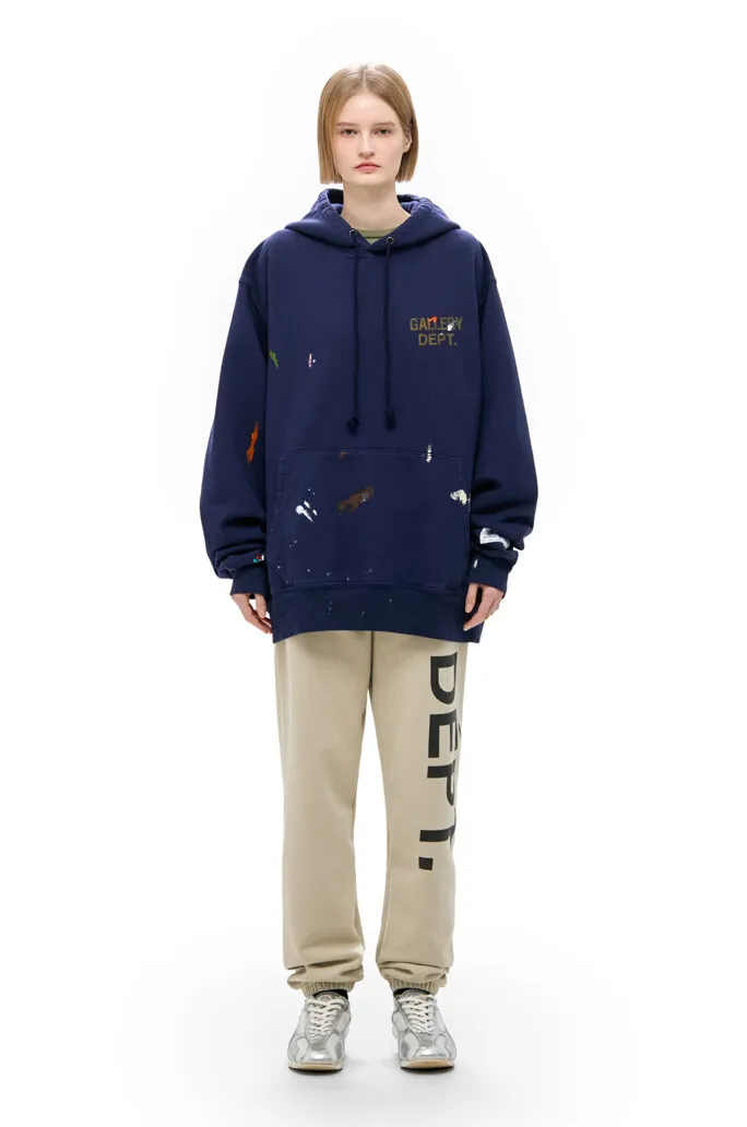 GALLERY DEPT. PAINT LOGO HOODIE/Vintage Navy Purple English graffiti distressed hoodie Purple S-XL Front panel GD ENGLISH logo Enlarged back logo Ready-to-wear belt printed with wash and distressed Made with faded distressed texture There is "Art on Display" pattern patch on the cuffs All painted by old craftsmen with splashes of ink Original mold opening Fabric custom woven and dyed Perfect reproduction of the correct version
